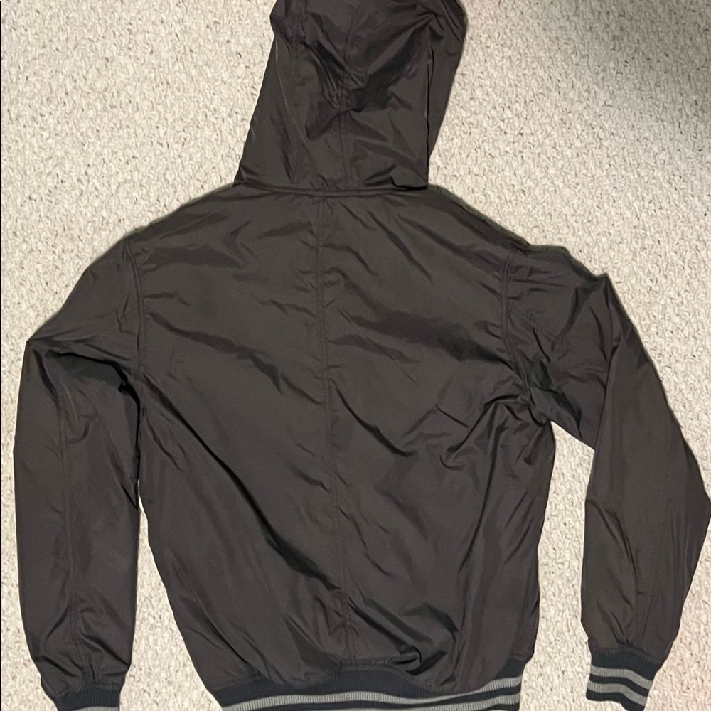 1 HOODED SWEATER